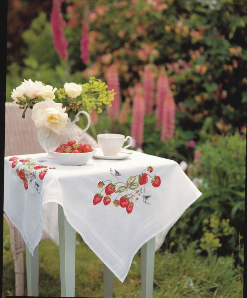 Embroidery  Kit - Strawberries Tablecloth (Anchor)