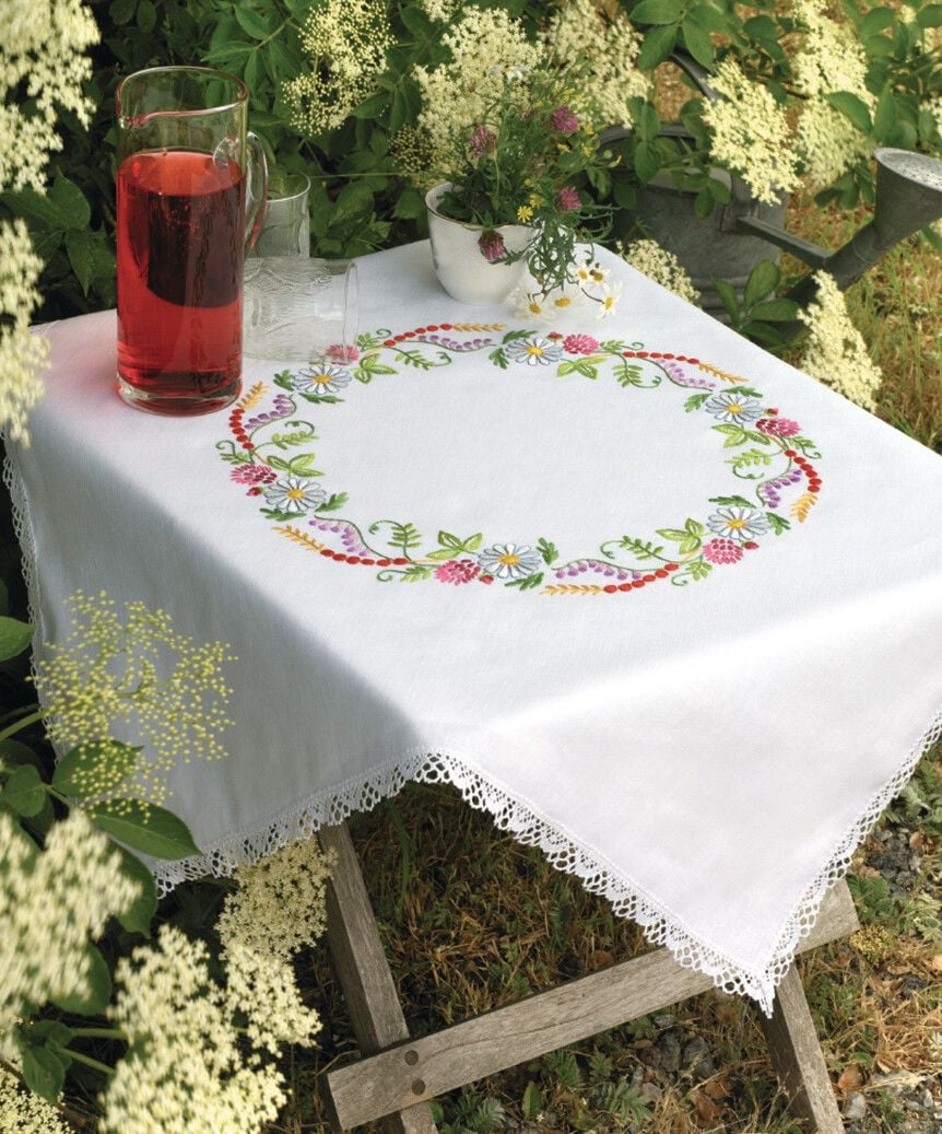 Embroidery Kit - Summer Flowers In A Ring Tablecloth (Anchor)
