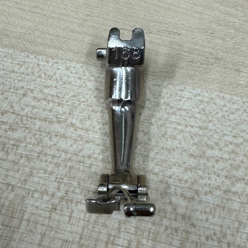 Bernina Vintage Style Presser Foot - Rolled / Narrow Hemmer Foot #168 - Sec