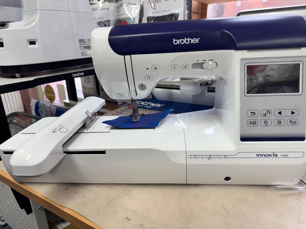 Brother Innov-is F480 (pre-owned sewing & embroidery machine)