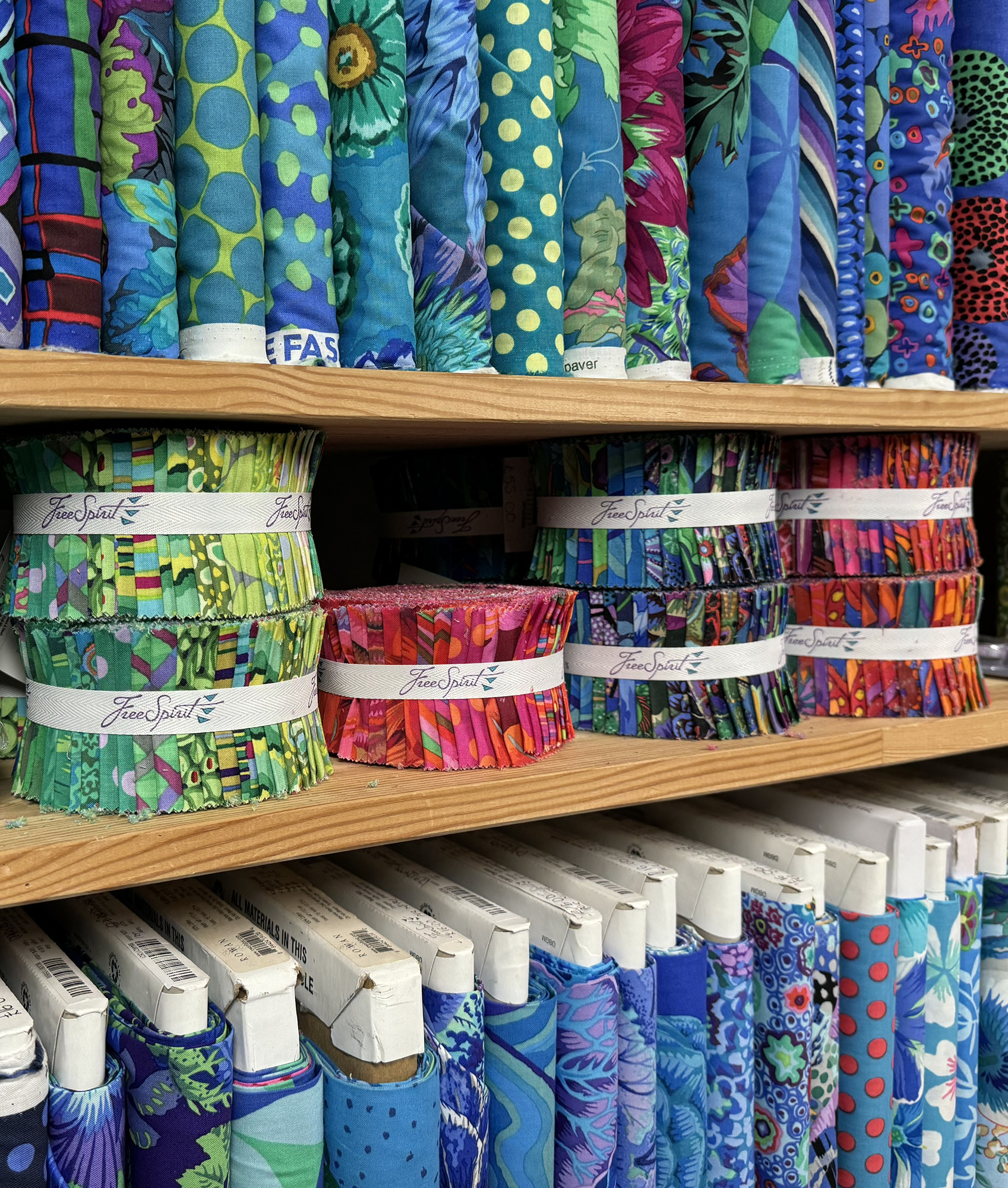 Kaffe_shelf_rolls_tall.jpg