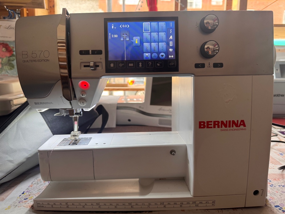 S/H Bernina B570QE ( pre 2017 model)