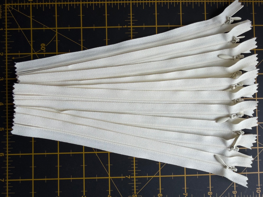 Reduced to Clear - Invisible Concealed Zips - Bundle of 10 - Cream - 8in / 20cm