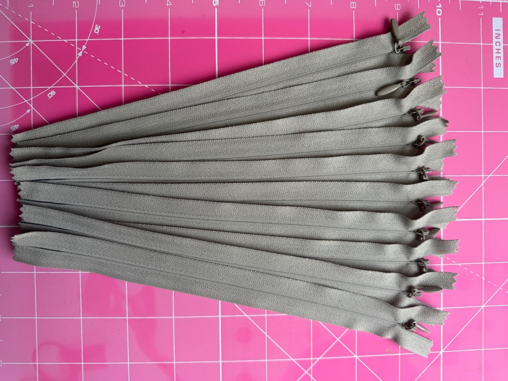 Reduced to Clear - Invisible Concealed Zips - Bundle of 10 - Fawn - 8in / 20cm