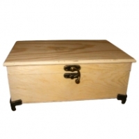 Chest w/brass feet 230x1 50x100mm