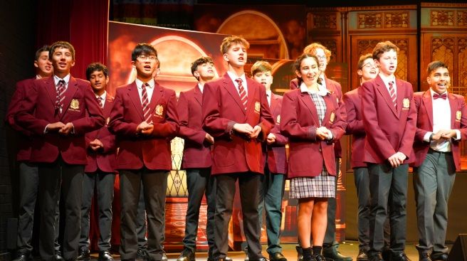 SCHOOL OF ROCK - A1 STAGE SCENERY AND SET HIRE FOR 45 cond