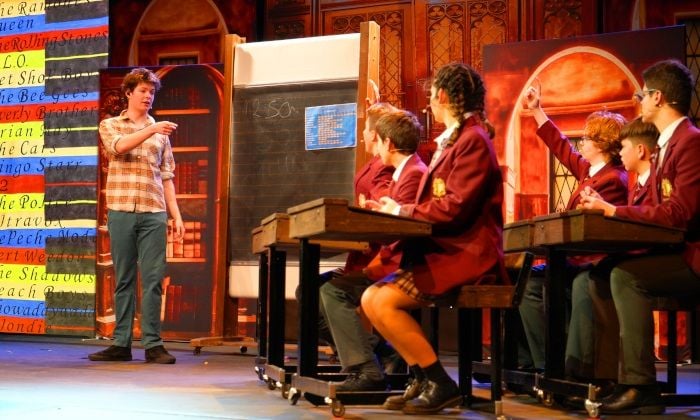 SCHOOL OF ROCK - A1 STAGE SCENERY AND SET HIRE FOR 97 cond