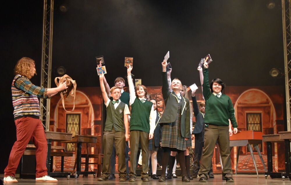 SCHOOL OF ROCK - A1 STAGE SCENERY AND SET HIRE FOR cond 16