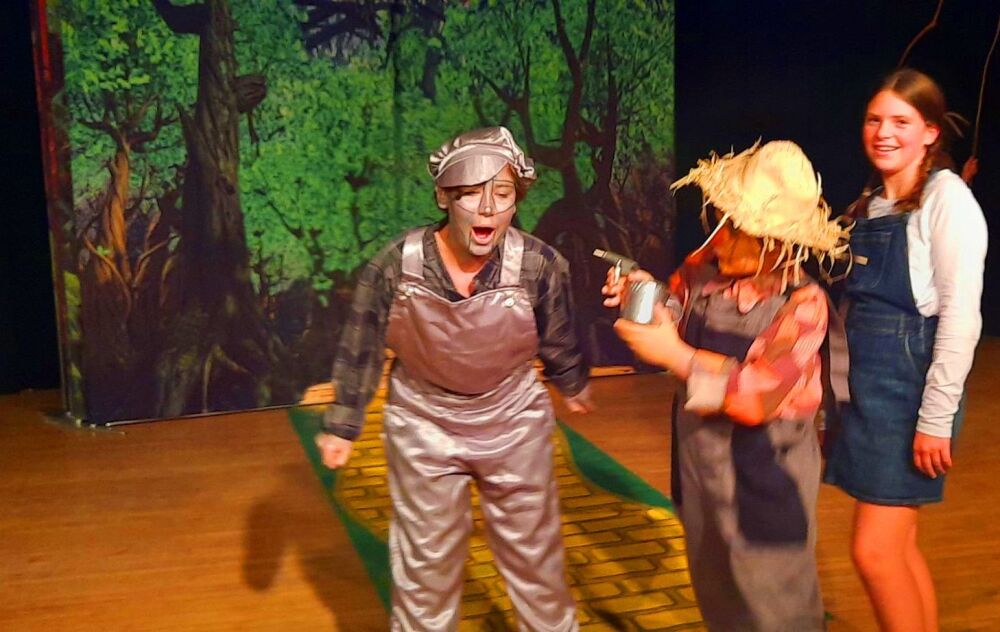 Wizard of Oz (b) - A1 STAGE - POP-UP FLATS 2.3m high - PHOTOS - 04