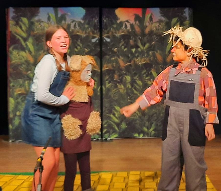 Wizard of Oz (b) - A1 STAGE - POP-UP FLATS 2.3m high - PHOTOS - 09