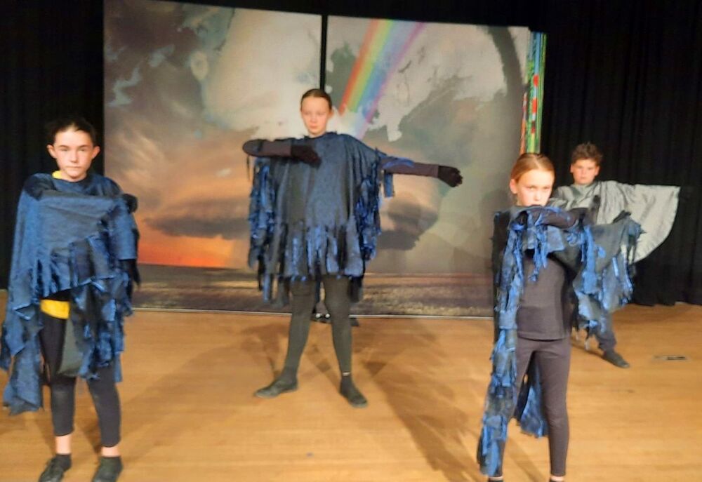 Wizard of Oz (b) - A1 STAGE - POP-UP FLATS 2.3m high - PHOTOS - 10