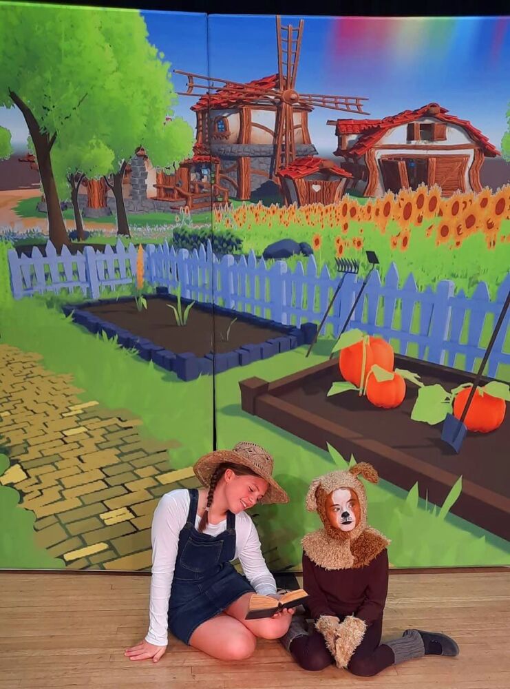 Wizard of Oz (b) - A1 STAGE - POP-UP FLATS 2.3m high - PHOTOS - 11