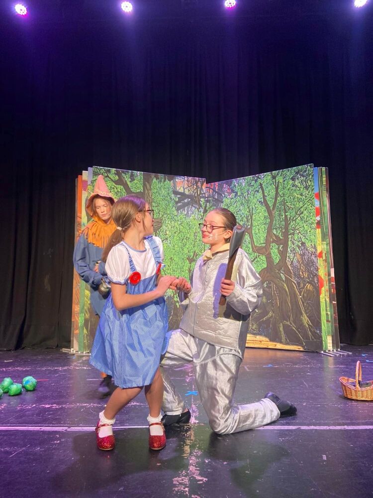 Wizard of Oz (b) - A1 STAGE - POP-UP FLATS 2.3m high - PHOTOS - 14
