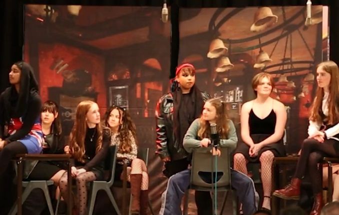 We Will Rock You - A1 STAGE - POP-UP FLATS 2.3m high - PHOTOS - 08 Cafe