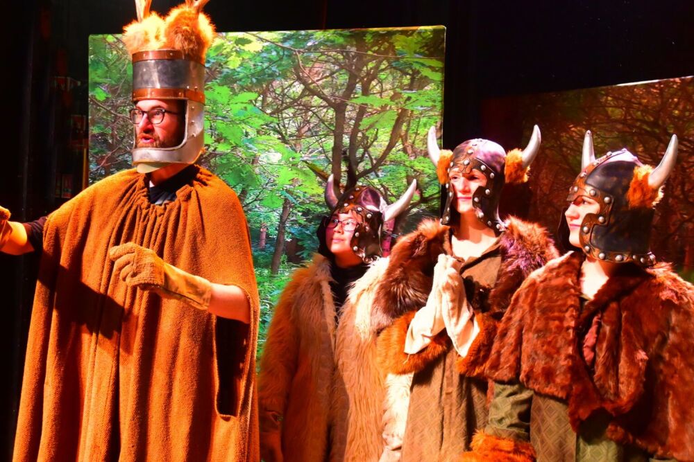 Spamalot - A1 STAGE - POP-UP PHOTOS 2.3m high - FLATS - 08