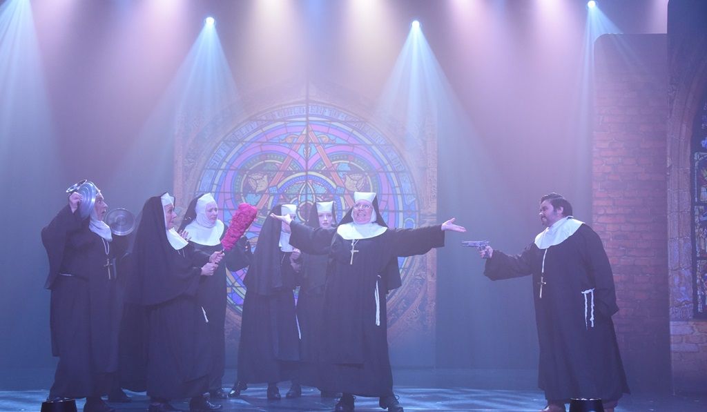 Sister Act - A1 STAGE - POP-UP FLATS 3.5m high - PHOTOS - 05