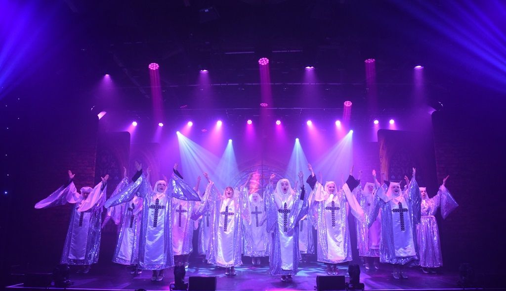 Sister Act - A1 STAGE - POP-UP FLATS 3.5m high - PHOTOS - 09