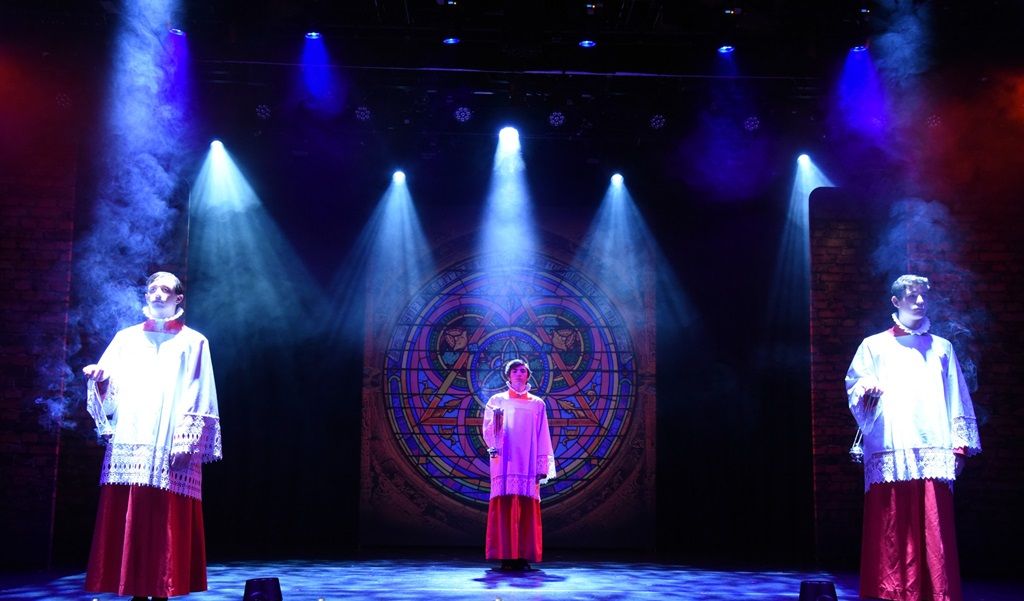 Sister Act - A1 STAGE - POP-UP FLATS 3.5m high - PHOTOS - 10