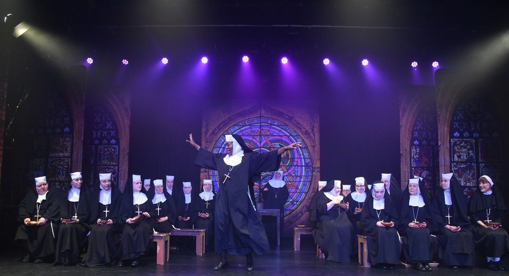 Sister Act - A1 STAGE - POP-UP FLATS 3.5m high - PHOTOS - 13