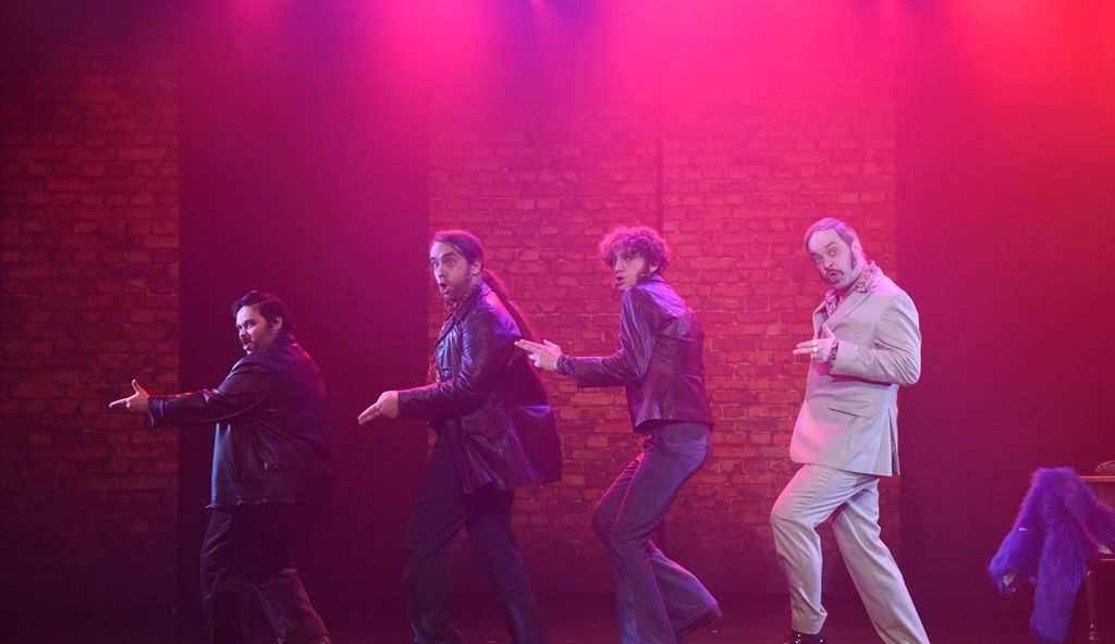 Sister Act - A1 STAGE - POP-UP FLATS 3.5m high - PHOTOS - 17