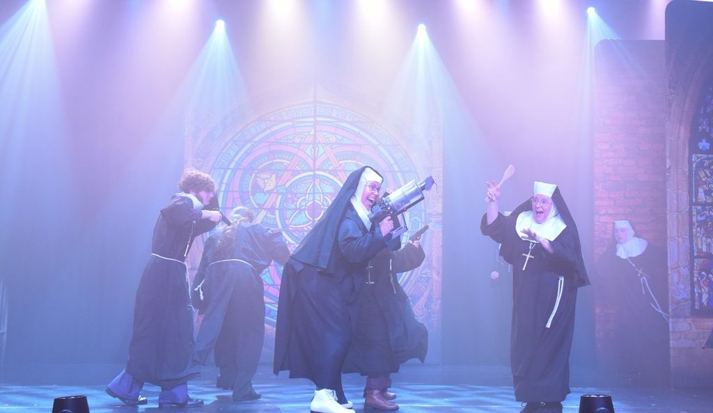 Sister Act - A1 STAGE - POP-UP FLATS 3.5m high - PHOTOS - 22