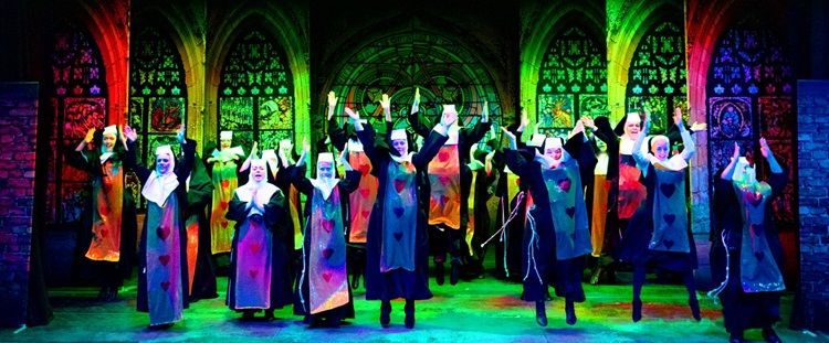 Sister Act - A1 STAGE - POP-UP FLATS 3.5m high - PHOTOS - 25