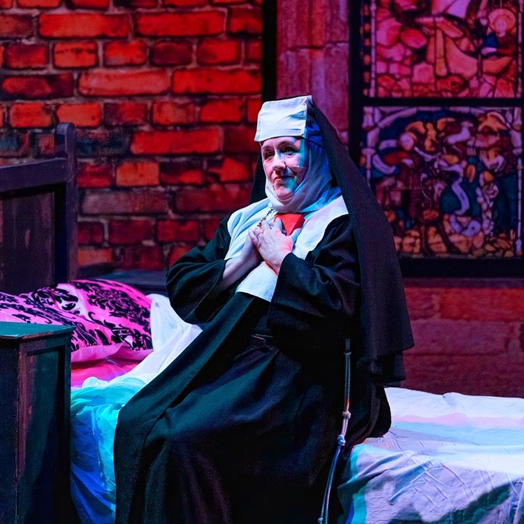 Sister Act - A1 STAGE - POP-UP FLATS 3.5m high - PHOTOS - 27