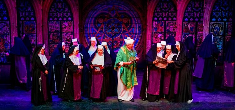 Sister Act - A1 STAGE - POP-UP FLATS 3.5m high - PHOTOS - 31
