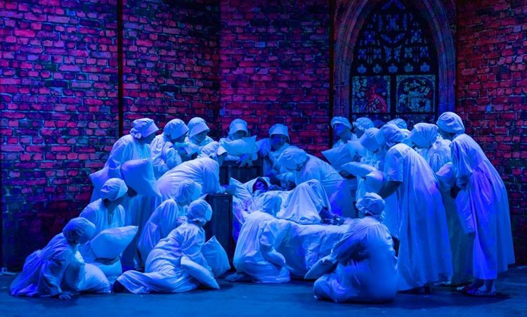 Sister Act - A1 STAGE - POP-UP FLATS 3.5m high - PHOTOS - 32