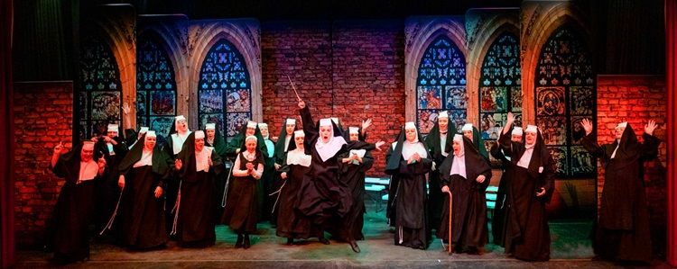 Sister Act - A1 STAGE - POP-UP FLATS 3.5m high - PHOTOS - 33