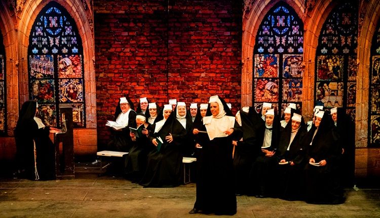Sister Act - A1 STAGE - POP-UP FLATS 3.5m high - PHOTOS - 36