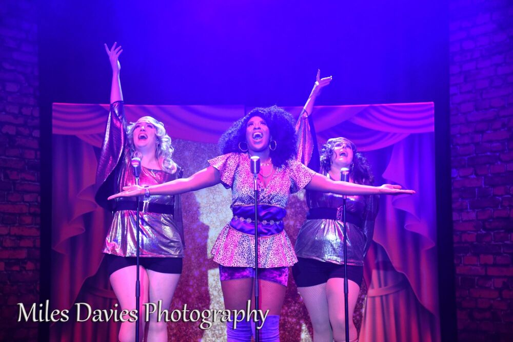 Sister Act - A1 STAGE - POP-UP FLATS 2.3m high - PHOTOS - 06