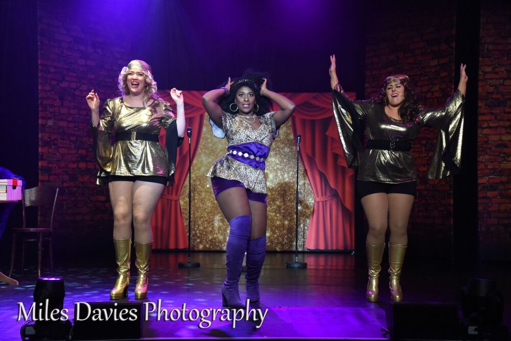 Sister Act - A1 STAGE - POP-UP FLATS 2.3m high - PHOTOS - 08