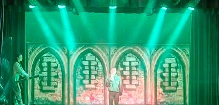 Shrek - A1 STAGE - POP-UP FLATS 2.3m high - PHOTOS - 01
