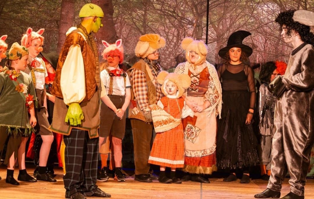 Shrek - A1 STAGE - POP-UP FLATS 2.3m high - PHOTOS - 09
