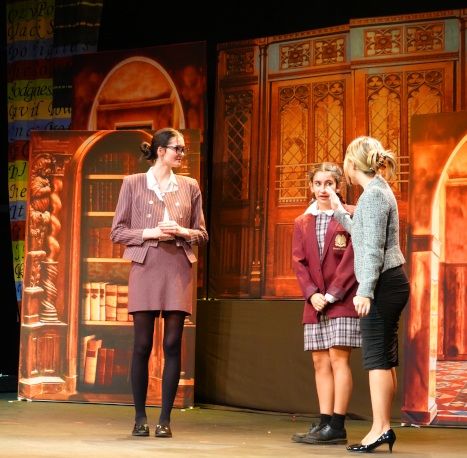 School of Rock - A1 STAGE - POP-UP FLATS 2.3m high - PHOTOS - 01