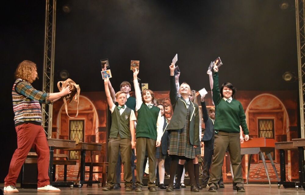 School of Rock - A1 STAGE - POP-UP FLATS 2.3m high - PHOTOS - 29