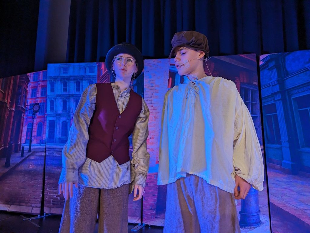 Oliver - A1 STAGE - POP-UP FLATS 2.3m high - PHOTOS - 08