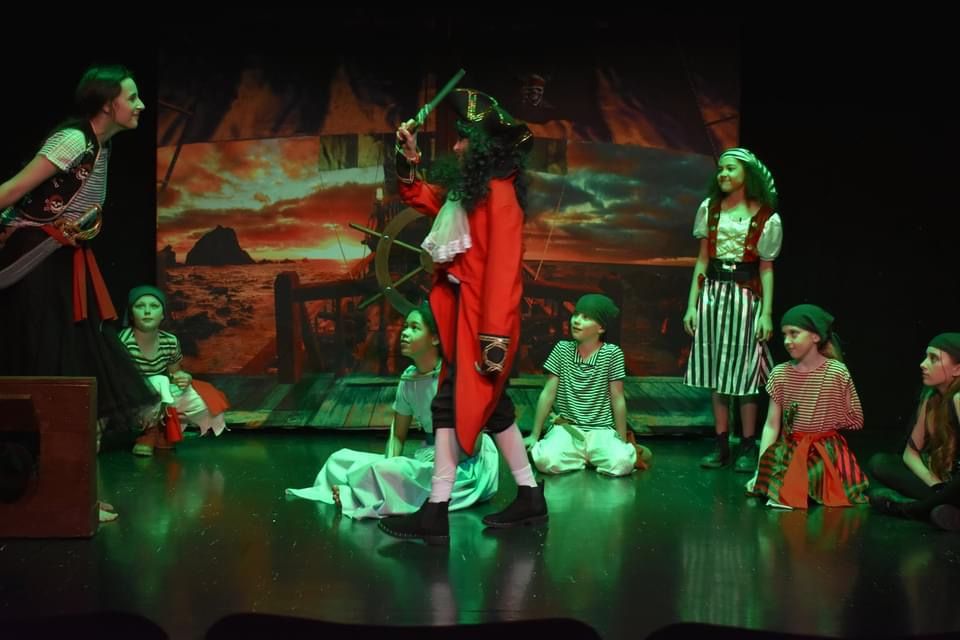 Peter Pan (b) - A1 STAGE - POP-UP FLATS 2.3m high - PHOTOS - 07