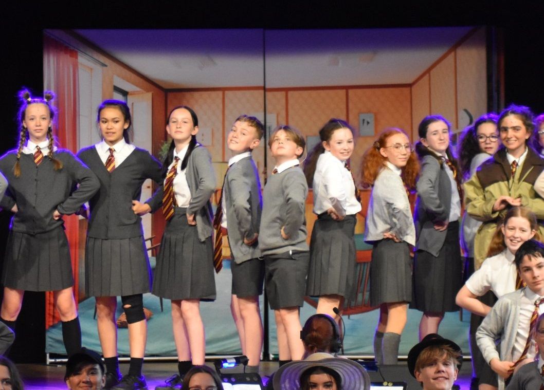 Matilda (b) - A1 STAGE - POP-UP FLATS 2.3m high - PHOTOS - 06
