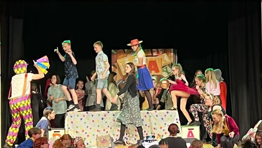 Matilda (b) - A1 STAGE - POP-UP FLATS 2.3m high - PHOTOS - 11