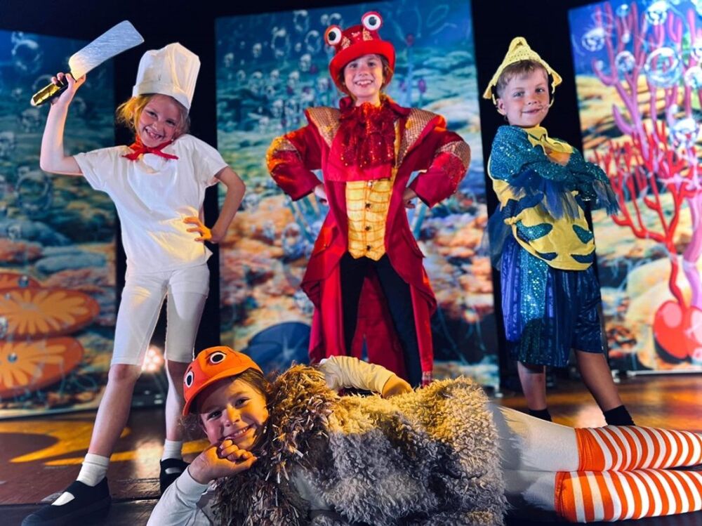 Little Mermaid - A1 STAGE - POP-UP FLATS 2.3m high - PHOTOS - 01