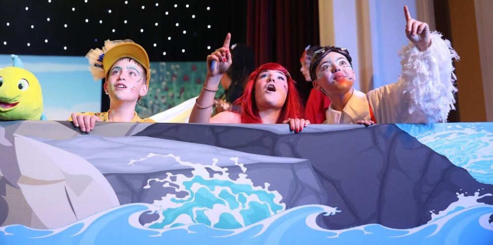 Little Mermaid - A1 STAGE - POP-UP FLATS 2.3m high - PHOTOS - 05