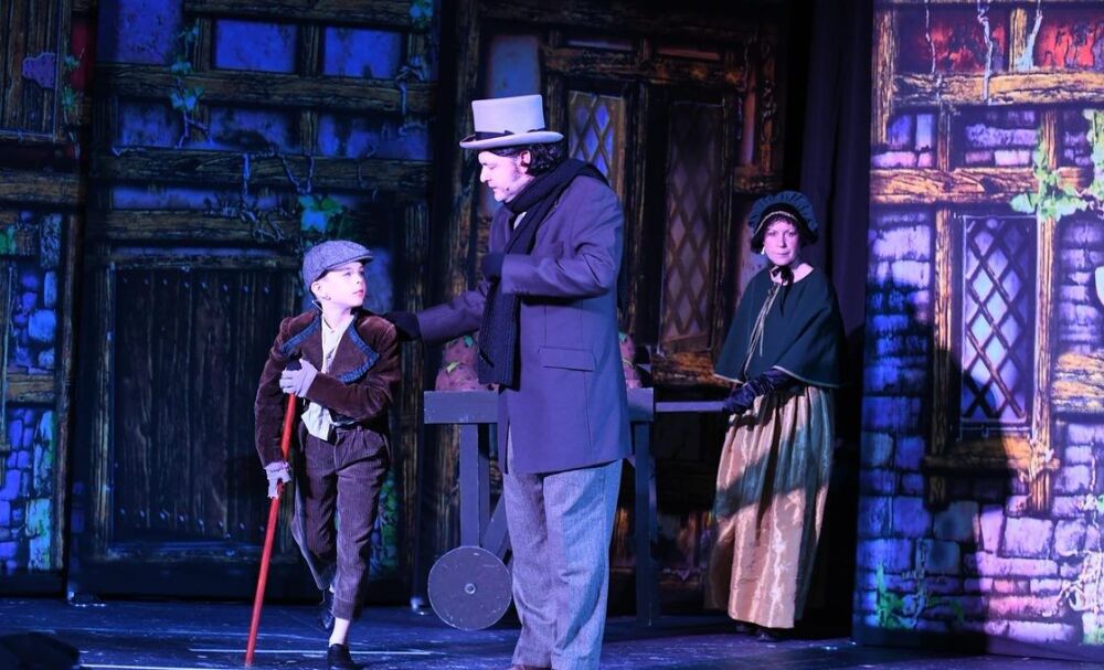 Scrooge - A1 STAGE - POP-UP FLATS 2.3m high - PHOTOS - 10