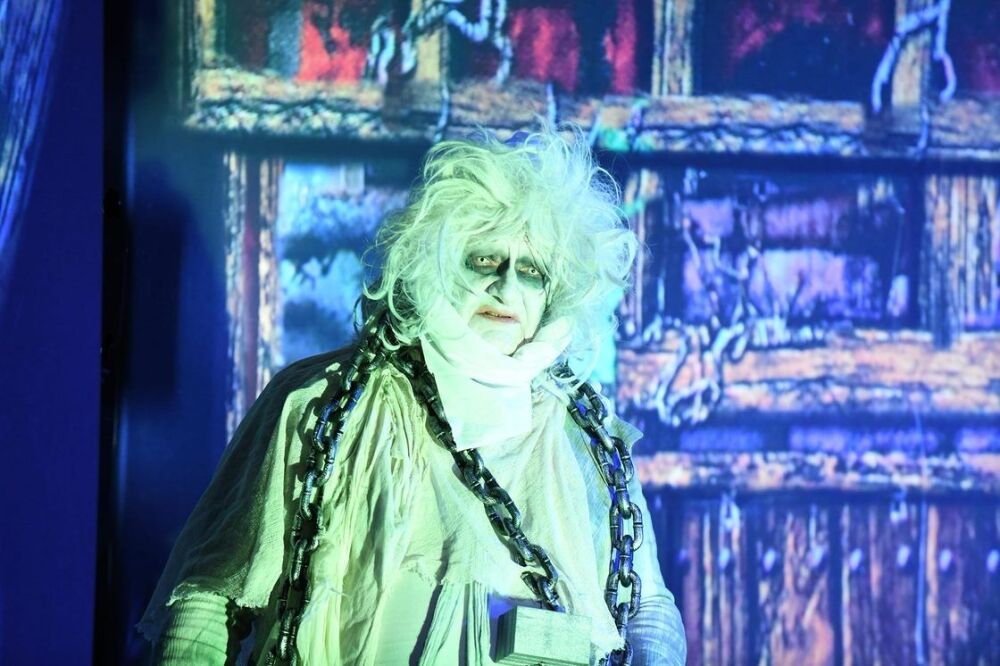 Scrooge - A1 STAGE - POP-UP FLATS 2.3m high - PHOTOS - 13