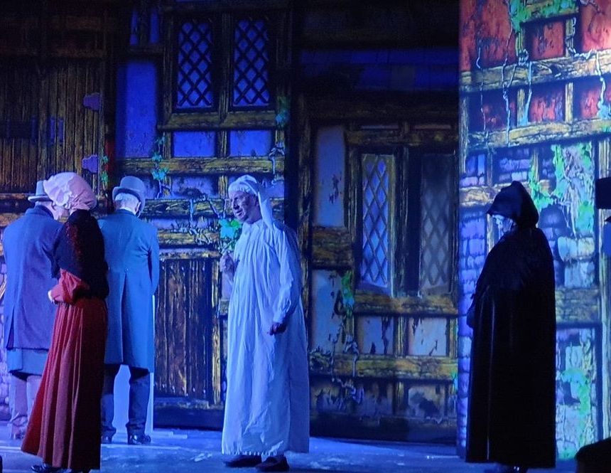 Scrooge - A1 STAGE - POP-UP FLATS 2.3m high - PHOTOS - 19