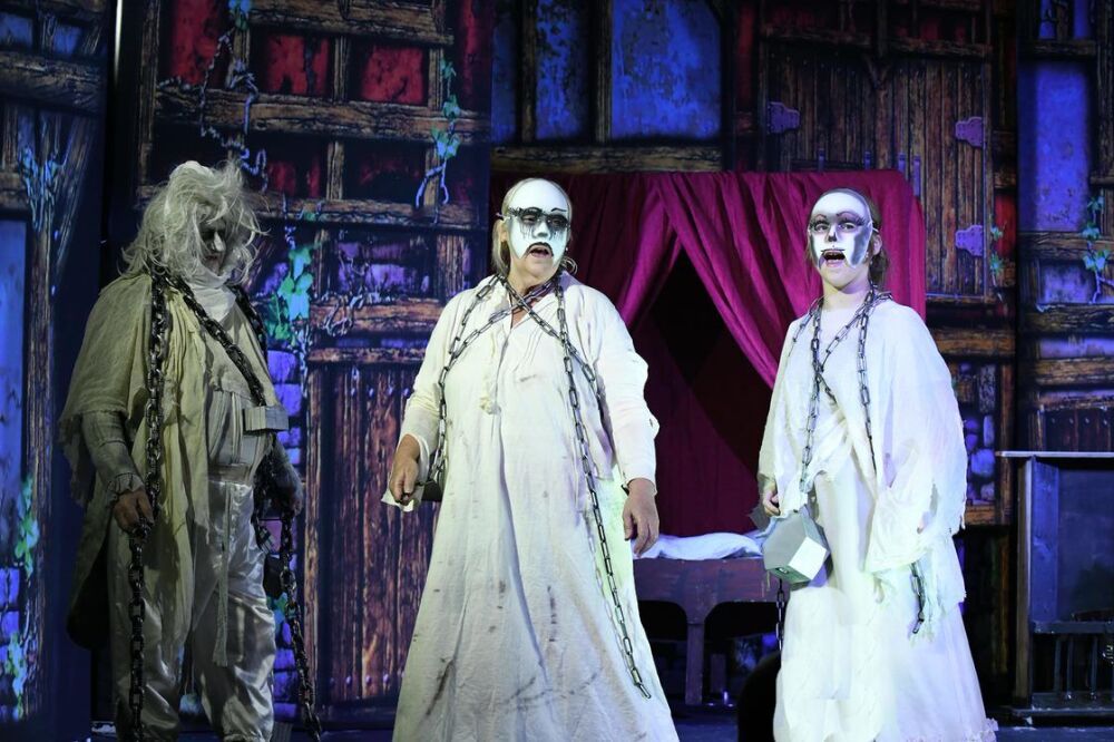 Scrooge - A1 STAGE - POP-UP FLATS 2.3m high - PHOTOS - 35