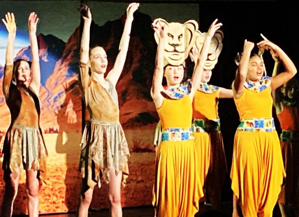 Lion King - A1 STAGE - POP-UP FLATS 2.3m high - PHOTOS - 04