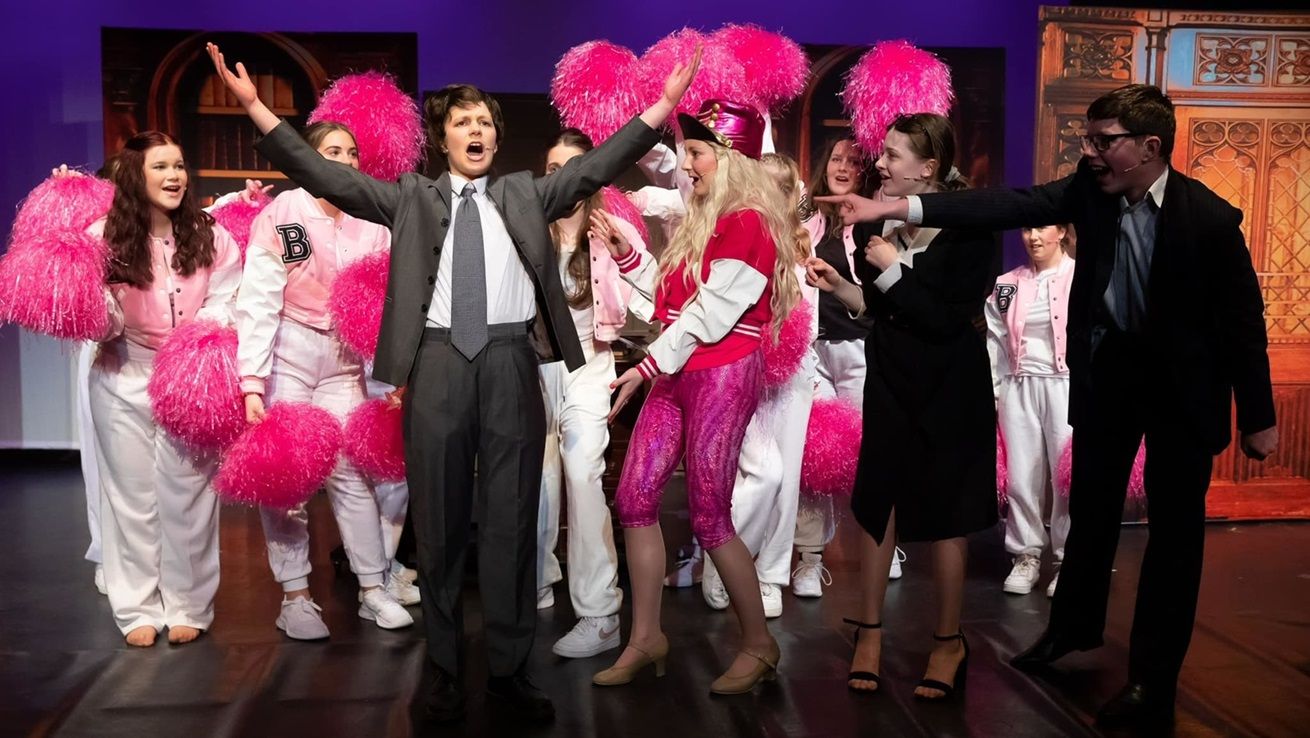 Legally Blonde - A1 STAGE - POP-UP FLATS 2.3m high - PHOTOS - 24