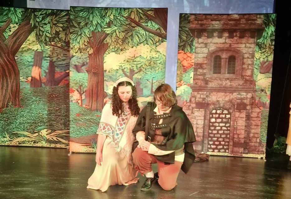 Into the Woods - A1 STAGE - POP-UP FLATS 2.3m high - PHOTOS - 04